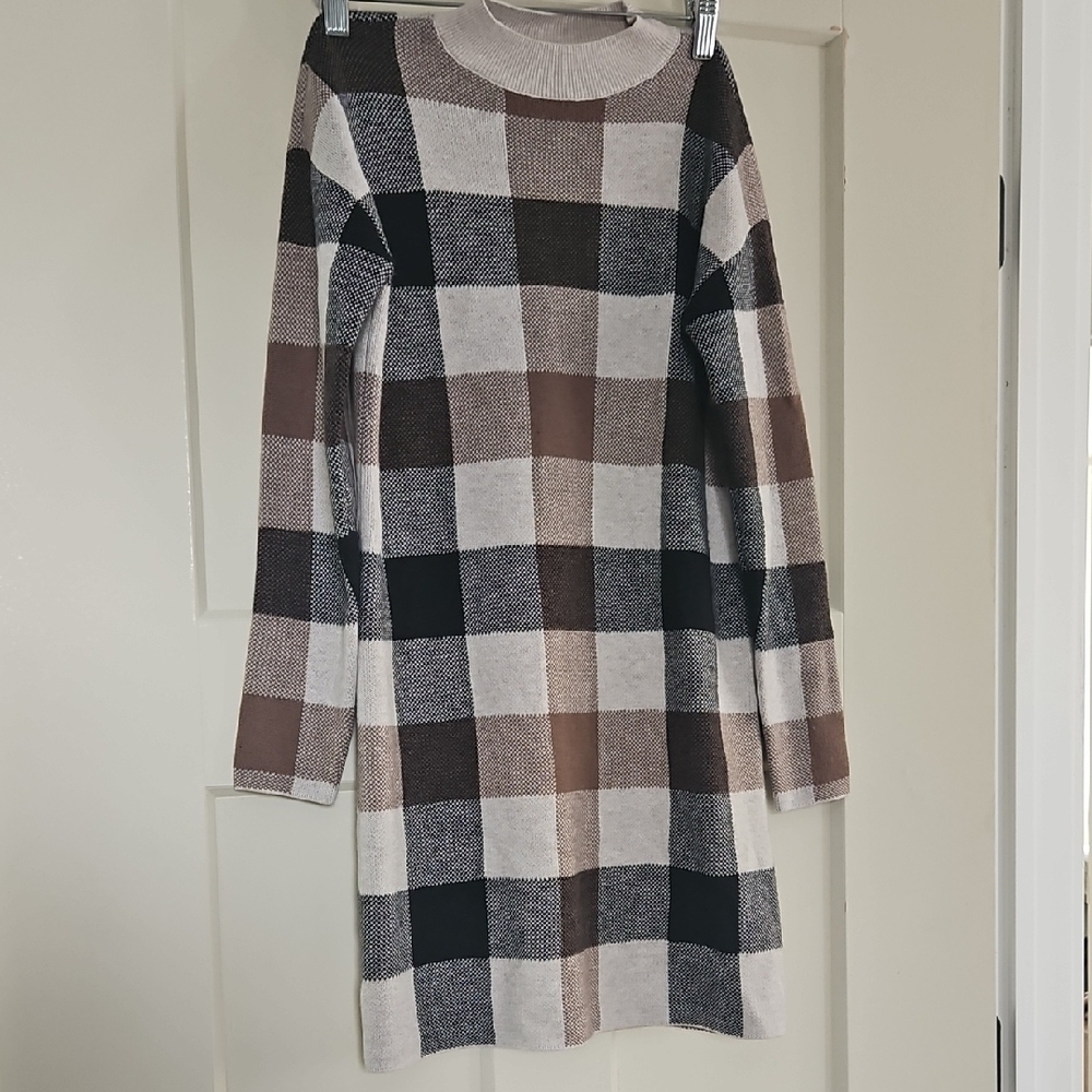 women's button down dress Long Sleeve Linen Midi VariantImageCheck101325 Color:Red and White Do Not Bleach Oui Rose Halter Dress